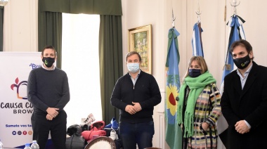 El BAPRO donó abrigos y calzados al Municipio para reforzar el “Operativo Frío”