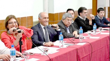 Un volcán a punto de estallar amenaza la paz radical: piden la expulsión de 400 afiliados