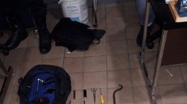Desbarataron una banda y detuvieron a una policía que trató de pagar para liberarlos