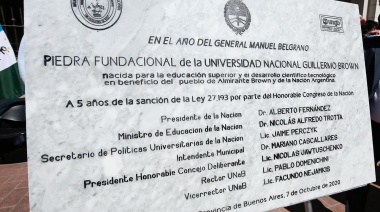Cascallares y Domenichini conmemoraron el quinto aniversario de la UNAB y colocaron una cápsula del tiempo