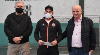 Russo y Pallares entregaron subsidios a clubes de barrio y comedores de Lanús