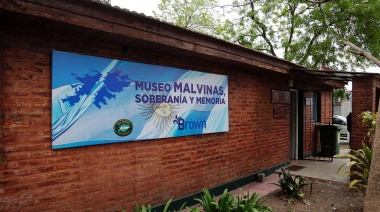 Cascallares recorrió un museo en Adrogué dedicado a las Islas Malvinas y dialogó con excombatientes