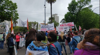 Los trabajadores de salud de Lomas de Zamora protestaron por mejoras salariales