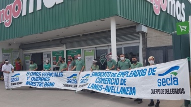 Trabajadores de supermercados reclaman un bono extra de $5000