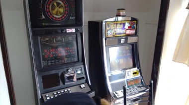 Golpe al juego clandestino: Incautaron 14 tragamonedas y 500 mil pesos de un casino ilegal