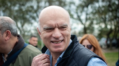 Todos se prueban el traje de sucesor de Grindetti