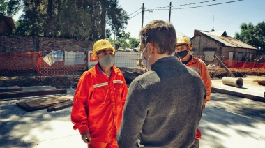 Gray supervisó una obra de pavimentación que facilitará acceso a instituciones educativas y sanitarias