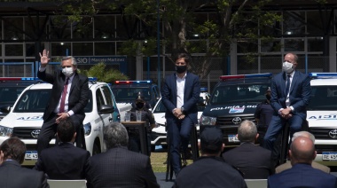 Junto a Martín Insaurralde, Alberto Fernández y Axel Kicillof entregaron 200 patrulleros en Lomas