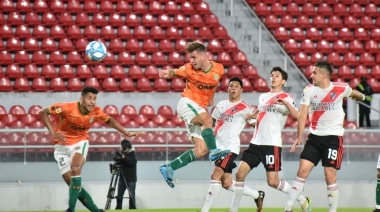 Banfield lo dio vuelta y le ganó a River en el debut