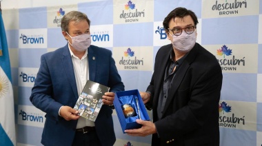Cascallares y Moroni recorrieron fabricas del parque industrial de Brown