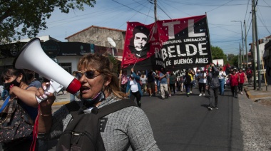 Representantes de cinco comedores marcharon a Desarrollo social de Lomas de Zamora para pedir alimentos