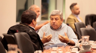 Carlos Fernández se metió en la interna del oficialismo y sostuvo que  “es el Frente de Todos contra Todos”