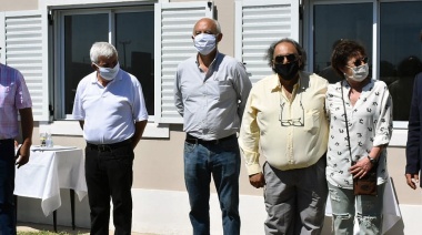 Entrega de viviendas a familias de trabajadores municipales