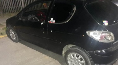 Policía se resistió al robo de su auto, detuvo a uno de los ladrones y baleó a otro, de 16 años