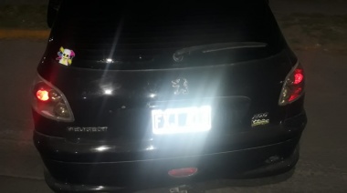 Policía se resistió al robo de su auto, detuvo a uno de los ladrones y baleó a otro, de 16 años