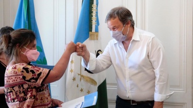 Cascallares entregó microcréditos a emprendedores