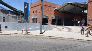 Denuncian que siguen los “aprietes” de remiseros truchos en Glew