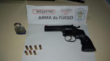 Se escondió en el baño de Carrefour y desvalijó un local de electrónica