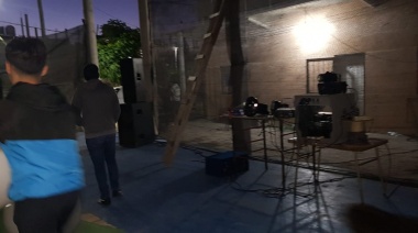 Clausuraron una cancha de futbol por organizar una fiesta clandestina