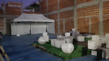 Clausuraron una cancha de futbol por organizar una fiesta clandestina
