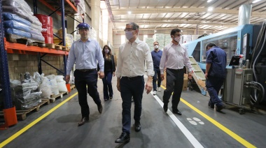 Gray y Merediz recorrieron fábrica en 9 de Abril
