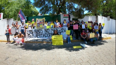 Madres de Pañuelos Amarillos exigieron Justicia por Zaira, la niña embarazada en una violación