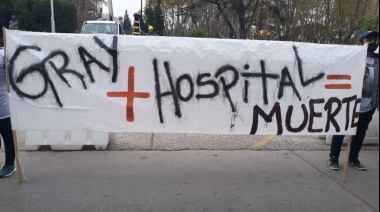 La familia del niño fallecido en la guardia del Santamarina fue reprimida cuando marchó para pedir respuestas