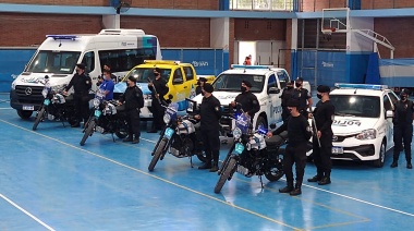 Junto a Mariano Cascallares, Axel Kicillof y Santiago Cafiero entregaron 113 patrulleros en Brown