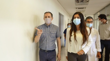 Gray y Volnovich recorrieron el hospital del Bicentenario donde el PAMI  inició el plan de vacunación contra el Covid-19