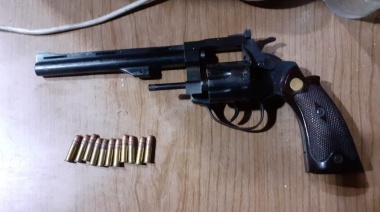 Detuvieron a tres personas por tenencia de armas y cocaína en Lanús