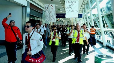 Trabajadores de empresa tercerizada de Aerolíneas Argentinas protestan por condiciones laborales