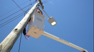 Continúa la instalación de 27 mil luminarias LED en Brown