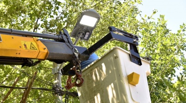 Continúa la instalación de 27 mil luminarias LED en Brown