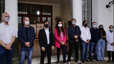 Insaurralde, Kicillof y Máximo Kirchner asistieron a la primera aplicación de la vacuna en un geriátrico en el país