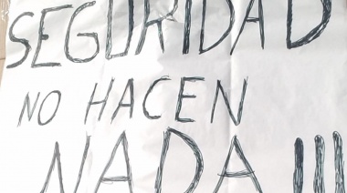 Reclamó avances por el robo de su moto encadenado a Tribunales