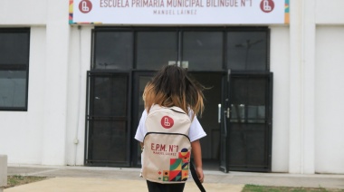 Grindetti lanzó el programa "Lanús construye futuro" y entregó kits escolares