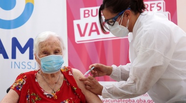 Cascallares y Volnovich participaron en la primera jornada de vacunación contra coronavirus para adultos mayores