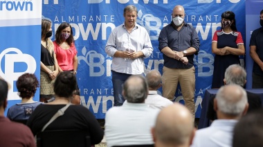 Cascallares entregó kits de herramientas a emprendedores brownianos