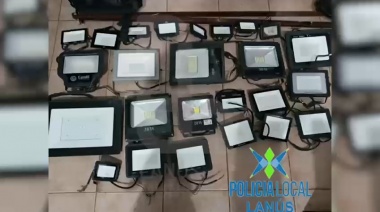 Detuvieron a tres personas que robaban cables y focos de luz