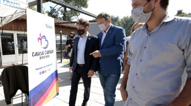 Cascallares y Kicillof recorrieron stands en una jornada integral de trámites en Glew
