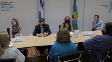 Los gremios mayoritarios docentes aceptaron la oferta salarial del gobierno provincial