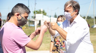 Cascallares encabezó la firma de más de 100 escrituras para familias de Glew