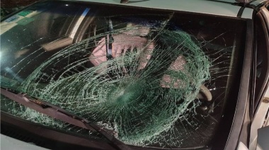 Loco al volante: Chocó a dos ciclistas y trató de escapar