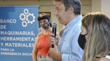 Cascallares participó de la entrega de kits de herramientas a emprendedores brownianos