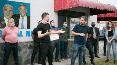 Camilo Vaca Narvaja "bajó" al distrito para homenajear a Dante Gullo