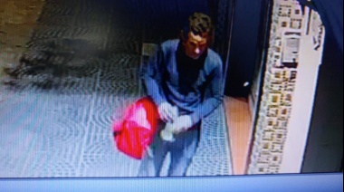 Atraparon a un hombre filmado mientras desvalijaba un comercio del centro de Longchamps