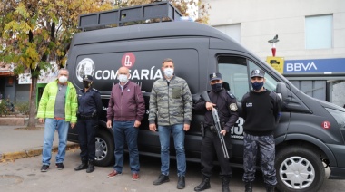 Grindetti presentó una comisaría móvil que recorrerá las calles del distrito