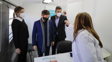 Massa, Kicillof, Guerrera y Gollán presentaron un tren que recorrerá la provincia para hisopar y vacunar contra el Covid-19