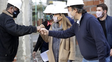 Cascallares y Tolosa Paz firmaron convenios para crear un mercado popular y para acompañar a sectores vulnerables