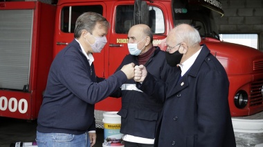 Cascallares participó de un acto de donación a los Bomberos Voluntarios del distrito